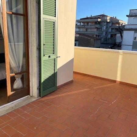 Accogliente Camera Singola Con Balcone A 500 Mt Dal Mare Marina Di Carrara Exteriör bild