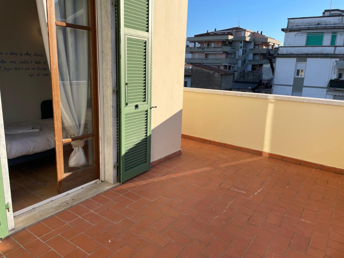 Accogliente Camera Singola Con Balcone A 500 Mt Dal Mare Marina Di Carrara Exteriör bild